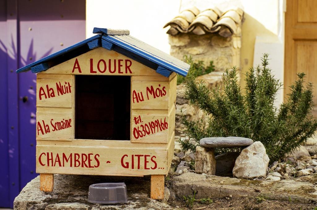 Robion en Luberon Gite Fa Mille Maison Bleu الغرفة الصورة