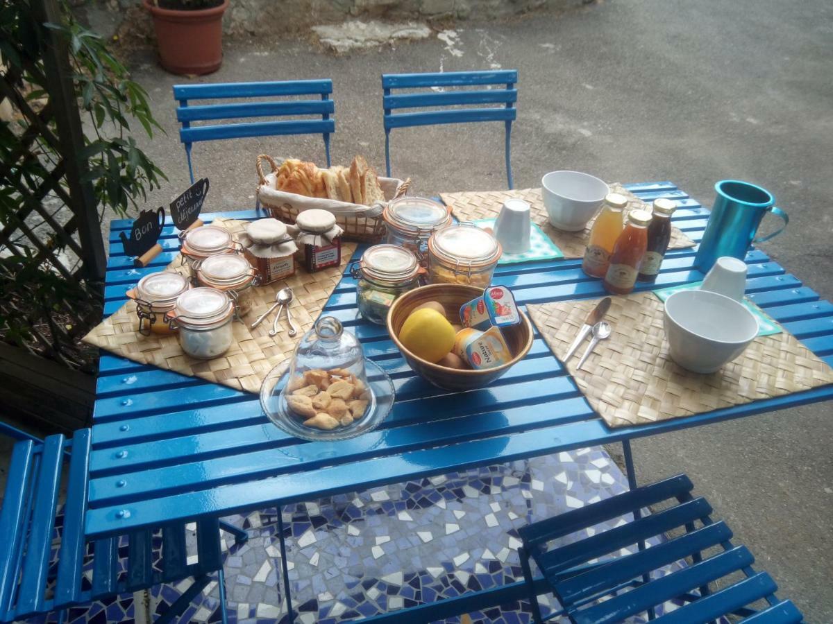 Robion en Luberon Gite Fa Mille Maison Bleu المظهر الخارجي الصورة