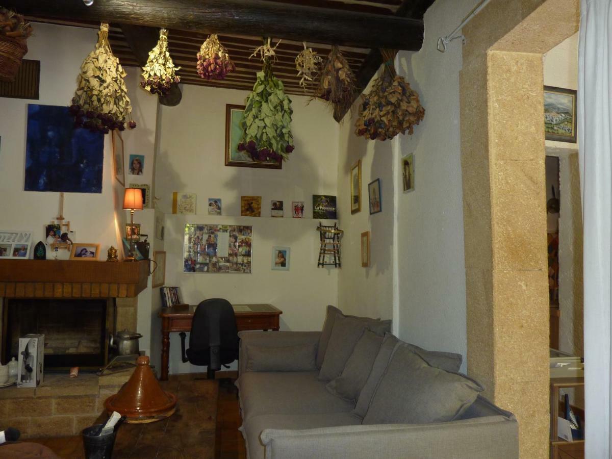 Robion en Luberon Gite Fa Mille Maison Bleu المظهر الخارجي الصورة